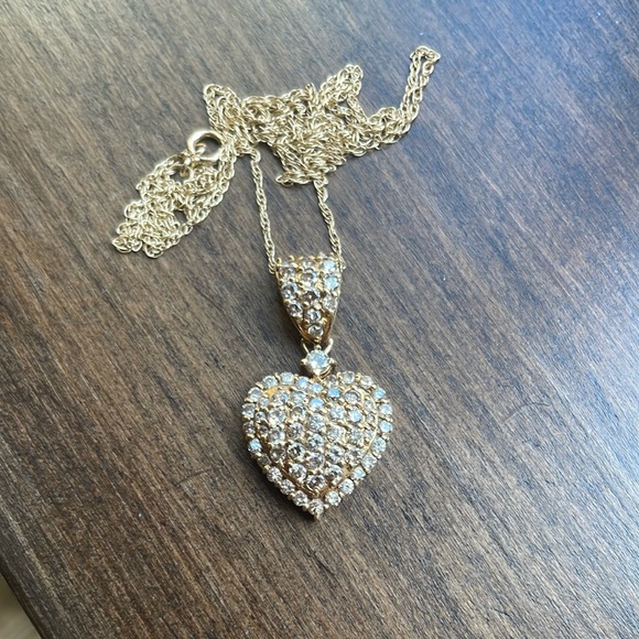 Absolutely Stunning 18k Diamond Necklace with 14K 18 inch chain - Picture 9 of 10